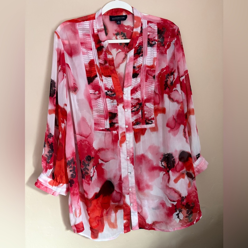 Jones New York, plus size blouse. Loose fit, lightweight. Size 2X